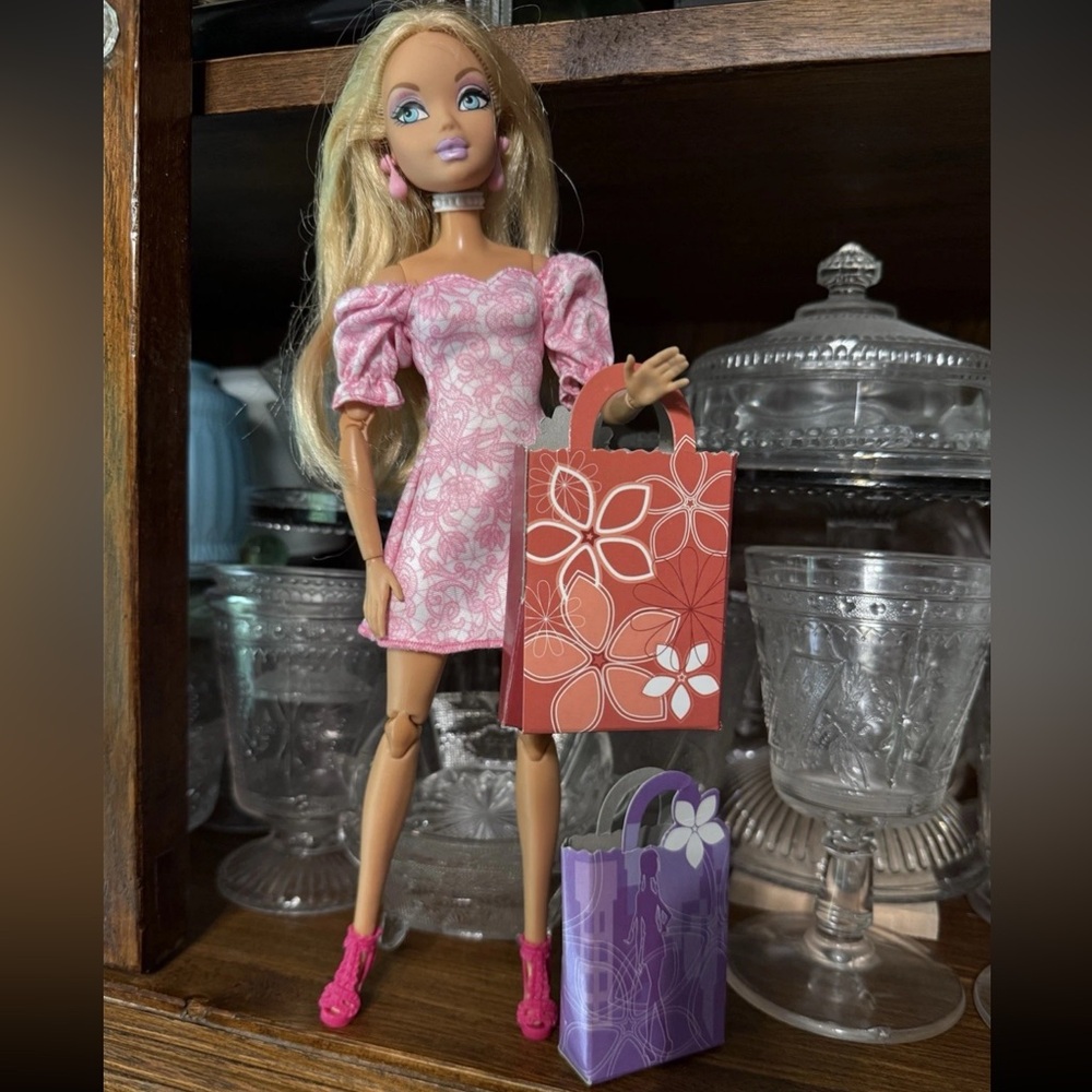 OOAK myscene  Articulated Made To Move Shopping barbie rebodied MY scene